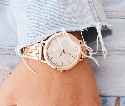 Jakie zegarki damskie są modne?