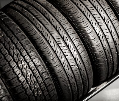 Stojak, wieszak czy regał – 3 sposoby na przechowywanie opon